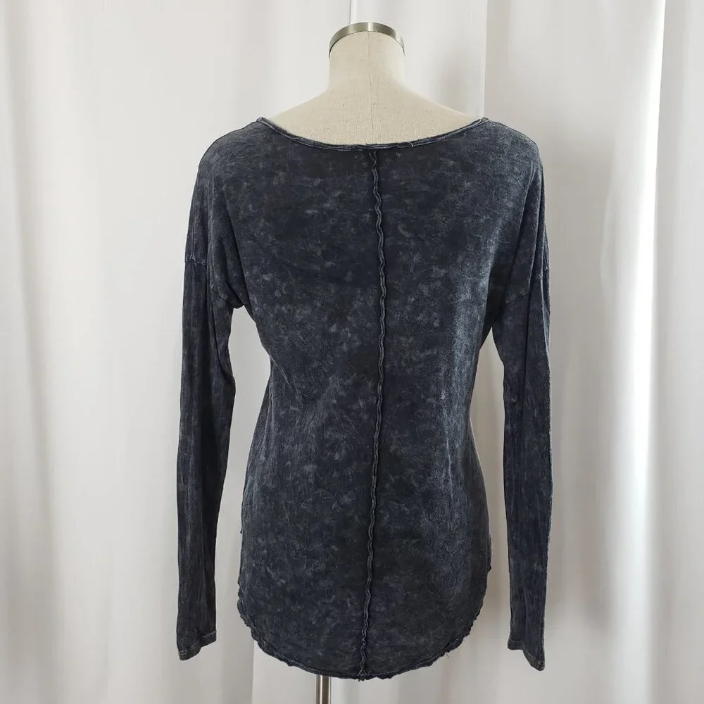 Signorelli Washed Out Distressed Graphic Bohemian Top Medium - Picture 10 of 12